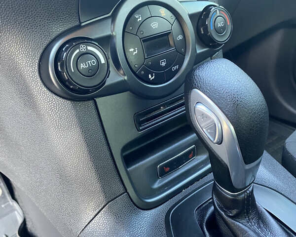 Серый Форд Фиеста, объемом двигателя 1 л и пробегом 118 тыс. км за 7999 $, фото 16 на Automoto.ua