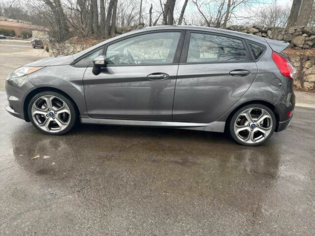 Серый Форд Фиеста, объемом двигателя 1.6 л и пробегом 71 тыс. км за 4100 $, фото 2 на Automoto.ua