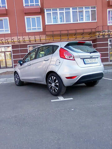 Серый Форд Фиеста, объемом двигателя 1.5 л и пробегом 247 тыс. км за 7500 $, фото 4 на Automoto.ua