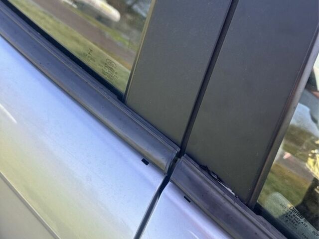 Серый Форд Фиеста, объемом двигателя 1.6 л и пробегом 74 тыс. км за 8000 $, фото 1 на Automoto.ua