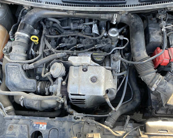 Серый Форд Фиеста, объемом двигателя 1 л и пробегом 118 тыс. км за 7999 $, фото 18 на Automoto.ua