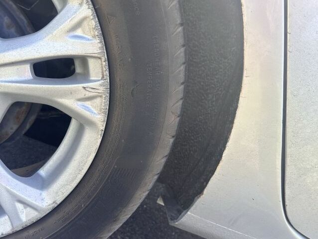 Серый Форд Фиеста, объемом двигателя 1.6 л и пробегом 74 тыс. км за 8000 $, фото 3 на Automoto.ua