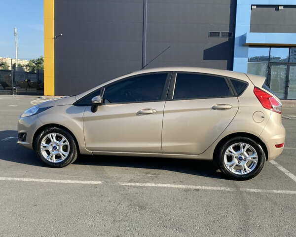 Серый Форд Фиеста, объемом двигателя 1 л и пробегом 118 тыс. км за 7999 $, фото 6 на Automoto.ua