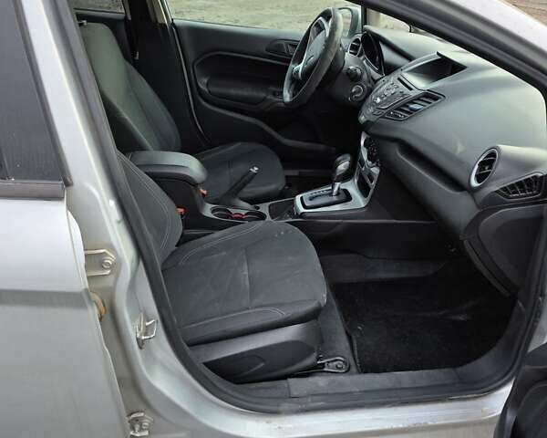 Сірий Форд Фієста, об'ємом двигуна 1.6 л та пробігом 103 тис. км за 6100 $, фото 5 на Automoto.ua