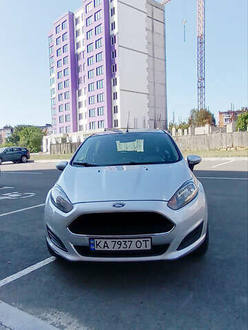 Серый Форд Фиеста, объемом двигателя 1.5 л и пробегом 247 тыс. км за 7500 $, фото 1 на Automoto.ua