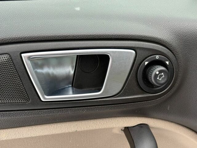 Сірий Форд Фієста, об'ємом двигуна 1.6 л та пробігом 158 тис. км за 6600 $, фото 11 на Automoto.ua