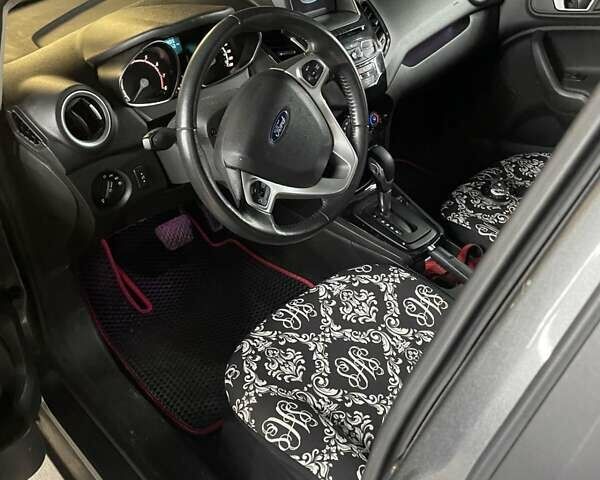 Серый Форд Фиеста, объемом двигателя 1.6 л и пробегом 76 тыс. км за 8300 $, фото 4 на Automoto.ua