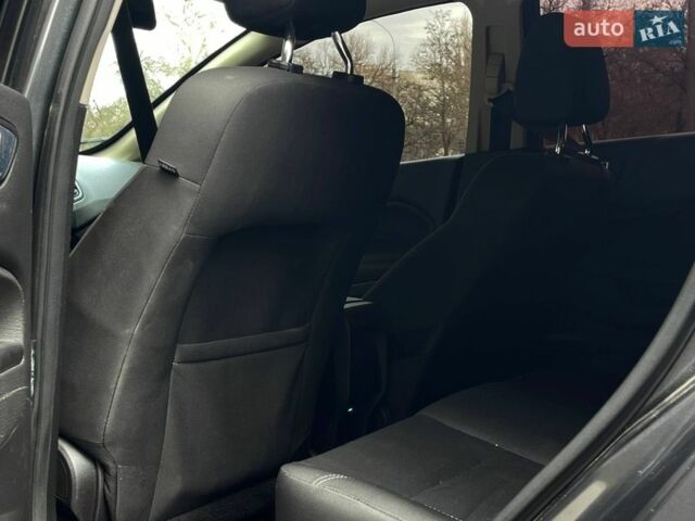 Серый Форд Фиеста, объемом двигателя 1.6 л и пробегом 72 тыс. км за 8899 $, фото 11 на Automoto.ua