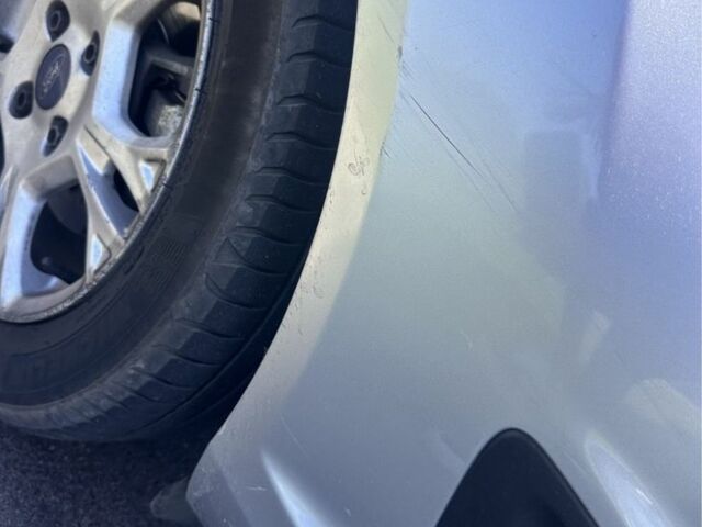 Серый Форд Фиеста, объемом двигателя 1.6 л и пробегом 74 тыс. км за 8000 $, фото 2 на Automoto.ua