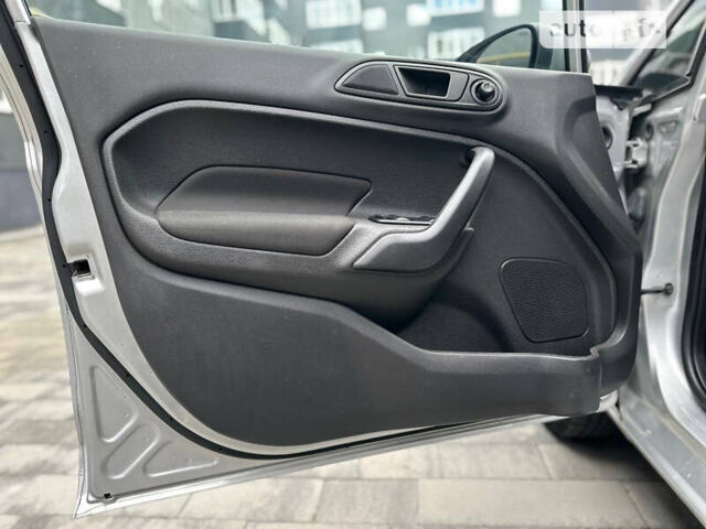 Сірий Форд Фієста, об'ємом двигуна 1.6 л та пробігом 190 тис. км за 6750 $, фото 18 на Automoto.ua