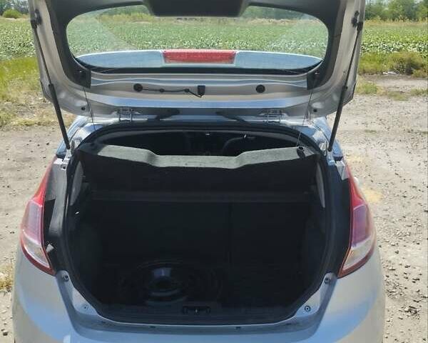 Форд Фиеста 2017 в Кривом Роге на Automoto.ua Серый Форд Фиеста, объемом двигателя 1.6 л и пробегом 190 тыс. км за 7500 $, фото 6 на Automoto.ua