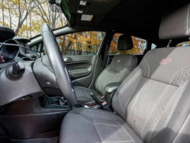 Серый Форд Фиеста, объемом двигателя 1.6 л и пробегом 88 тыс. км за 9000 $, фото 5 на Automoto.ua