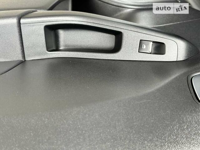 Серый Форд Фиеста, объемом двигателя 1 л и пробегом 50 тыс. км за 12750 $, фото 47 на Automoto.ua