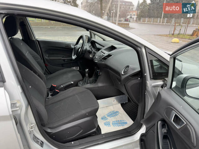 Форд Фиеста 2017 в Тячеве на Automoto.ua Серый Форд Фиеста, объемом двигателя 1.6 л и пробегом 196 тыс. км за 7300 $, фото 30 на Automoto.ua