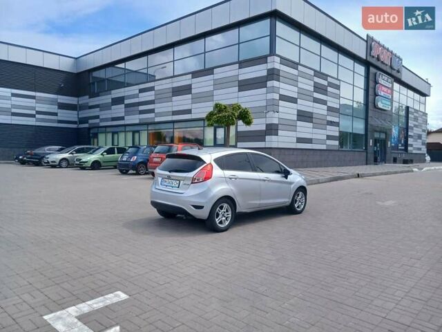 Серый Форд Фиеста, объемом двигателя 1.6 л и пробегом 132 тыс. км за 7300 $, фото 11 на Automoto.ua