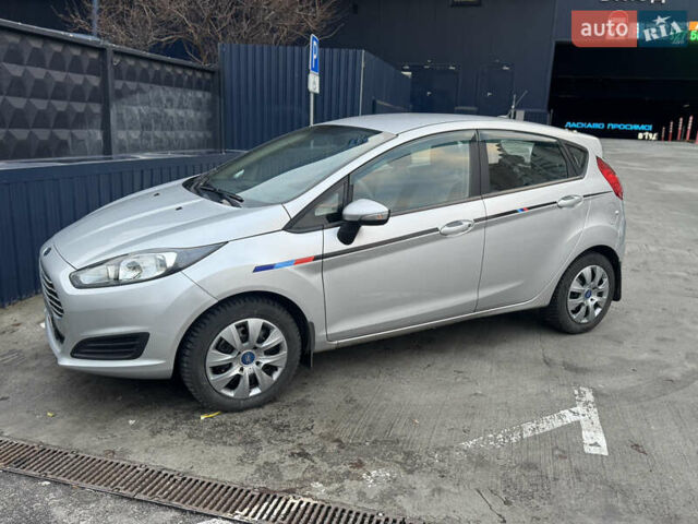 Сірий Форд Фієста, об'ємом двигуна 1.6 л та пробігом 80 тис. км за 8399 $, фото 1 на Automoto.ua