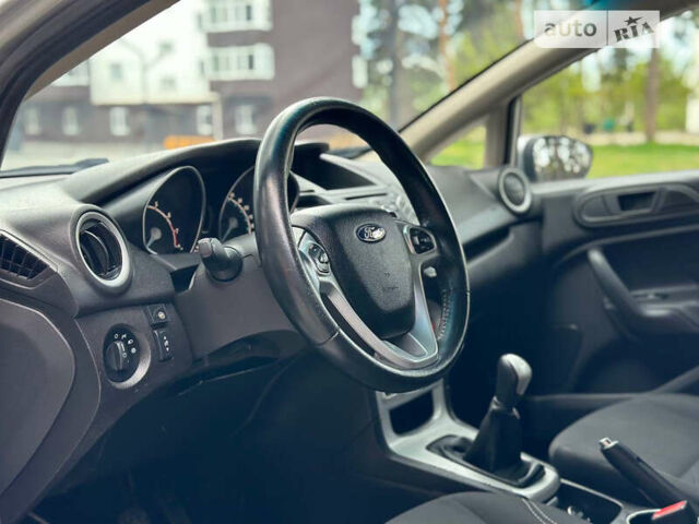 Серый Форд Фиеста, объемом двигателя 1.6 л и пробегом 190 тыс. км за 6750 $, фото 15 на Automoto.ua