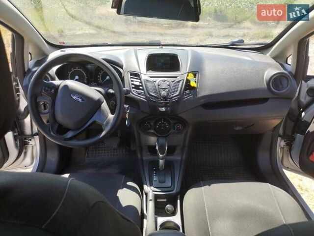 Форд Фиеста 2017 в Кривом Роге на Automoto.ua Серый Форд Фиеста, объемом двигателя 1.6 л и пробегом 190 тыс. км за 7500 $, фото 2 на Automoto.ua