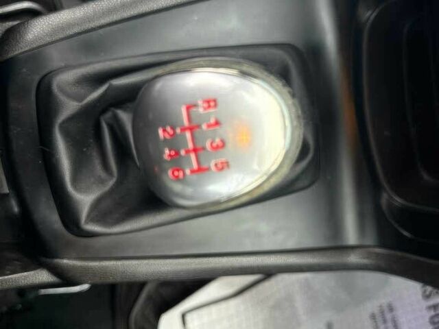 Серый Форд Фиеста, объемом двигателя 1.6 л и пробегом 68 тыс. км за 5000 $, фото 9 на Automoto.ua