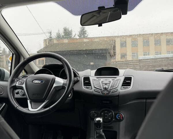 Форд Фиеста 2017 в Тячеве на Automoto.ua Серый Форд Фиеста, объемом двигателя 1.6 л и пробегом 196 тыс. км за 7300 $, фото 42 на Automoto.ua