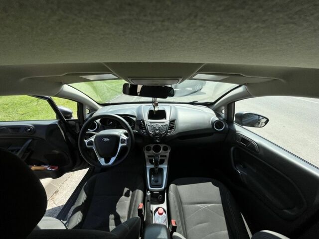 Серый Форд Фиеста, объемом двигателя 0.16 л и пробегом 165 тыс. км за 9200 $, фото 1 на Automoto.ua