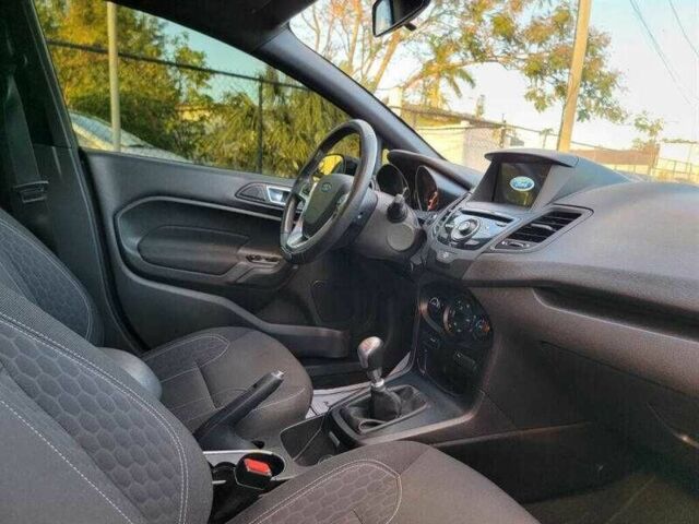 Серый Форд Фиеста, объемом двигателя 1.6 л и пробегом 62 тыс. км за 1800 $, фото 9 на Automoto.ua