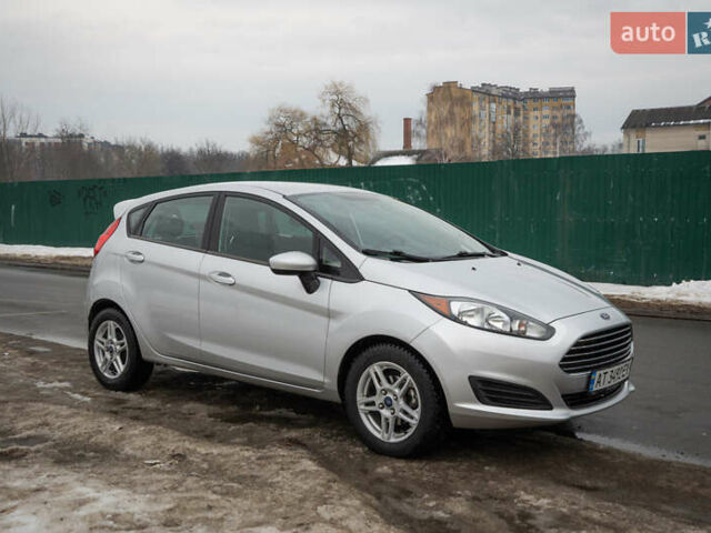 Серый Форд Фиеста, объемом двигателя 1.6 л и пробегом 150 тыс. км за 8400 $, фото 1 на Automoto.ua