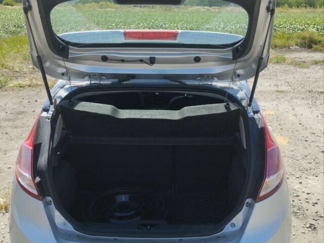 Сірий Форд Фієста, об'ємом двигуна 1.6 л та пробігом 189 тис. км за 7700 $, фото 9 на Automoto.ua