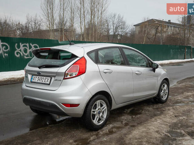 Серый Форд Фиеста, объемом двигателя 1.6 л и пробегом 150 тыс. км за 8400 $, фото 2 на Automoto.ua