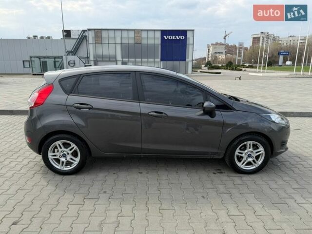 Серый Форд Фиеста, объемом двигателя 1.6 л и пробегом 127 тыс. км за 8200 $, фото 14 на Automoto.ua
