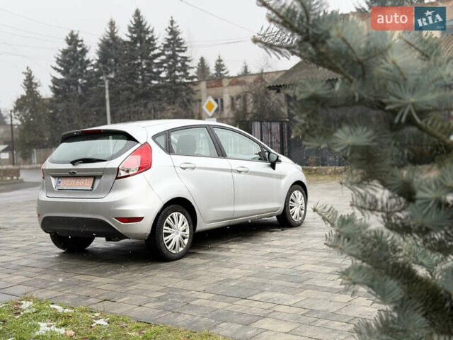 Форд Фиеста 2017 в Тячеве на Automoto.ua Серый Форд Фиеста, объемом двигателя 1.6 л и пробегом 196 тыс. км за 7300 $, фото 25 на Automoto.ua