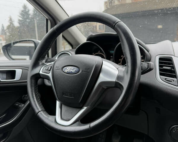 Форд Фиеста 2017 в Тячеве на Automoto.ua Серый Форд Фиеста, объемом двигателя 1.6 л и пробегом 196 тыс. км за 7300 $, фото 33 на Automoto.ua