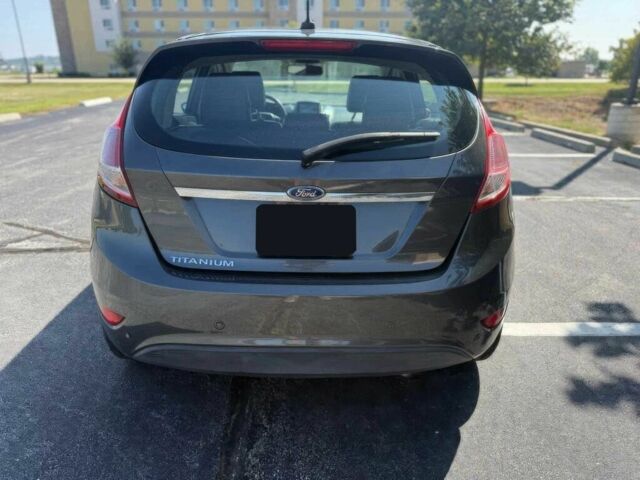 Серый Форд Фиеста, объемом двигателя 1.6 л и пробегом 38 тыс. км за 4500 $, фото 5 на Automoto.ua