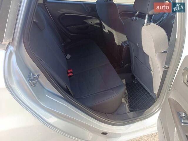 Серый Форд Фиеста, объемом двигателя 1.6 л и пробегом 141 тыс. км за 8400 $, фото 22 на Automoto.ua