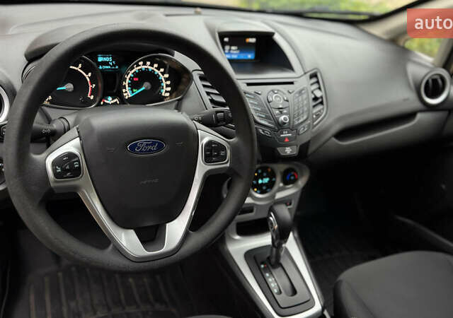 Сірий Форд Фієста, об'ємом двигуна 1.6 л та пробігом 158 тис. км за 8999 $, фото 5 на Automoto.ua