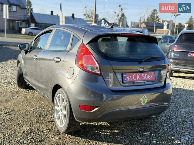 Серый Форд Фиеста, объемом двигателя 1.6 л и пробегом 149 тыс. км за 8500 $, фото 7 на Automoto.ua