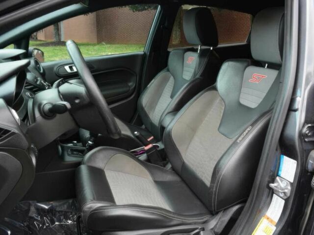 Серый Форд Фиеста, объемом двигателя 1.6 л и пробегом 50 тыс. км за 2000 $, фото 8 на Automoto.ua