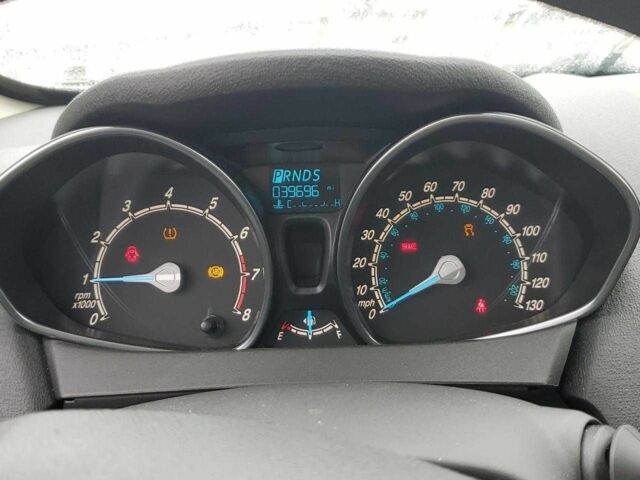 Серый Форд Фиеста, объемом двигателя 1.6 л и пробегом 64 тыс. км за 6600 $, фото 8 на Automoto.ua