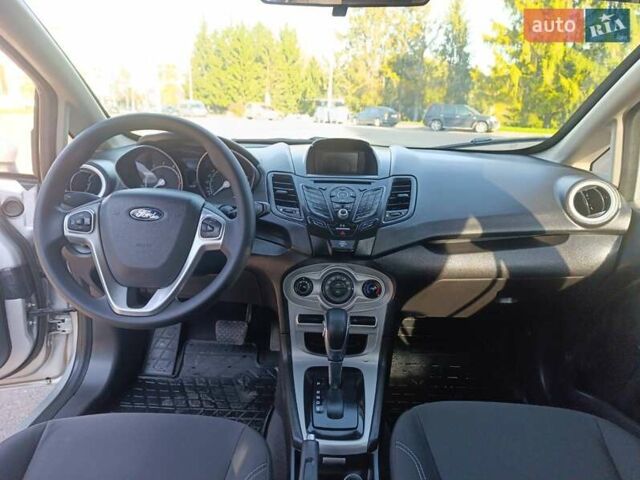 Серый Форд Фиеста, объемом двигателя 1.6 л и пробегом 141 тыс. км за 8400 $, фото 10 на Automoto.ua