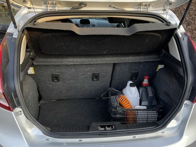 Серый Форд Фиеста, объемом двигателя 0.16 л и пробегом 33 тыс. км за 11000 $, фото 17 на Automoto.ua