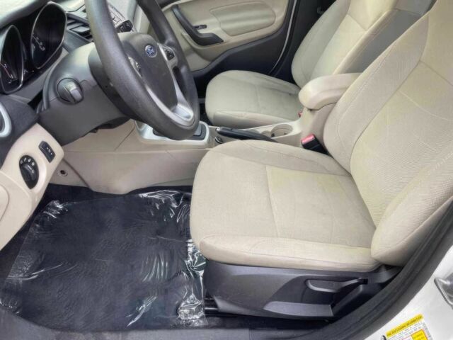 Сірий Форд Фієста, об'ємом двигуна 1.6 л та пробігом 46 тис. км за 8400 $, фото 7 на Automoto.ua