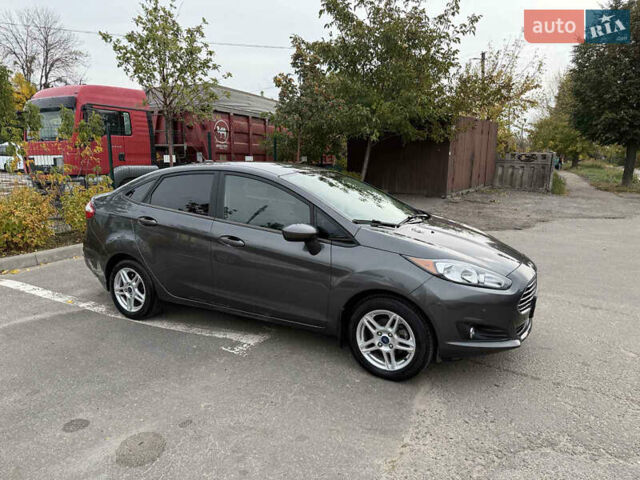Серый Форд Фиеста, объемом двигателя 1.6 л и пробегом 57 тыс. км за 10800 $, фото 1 на Automoto.ua