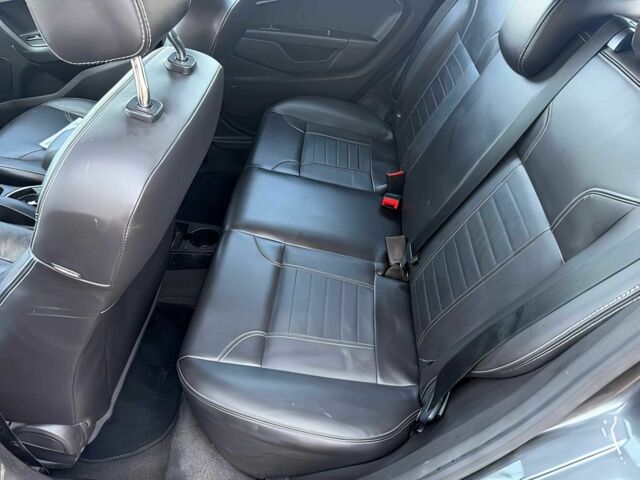 Серый Форд Фиеста, объемом двигателя 1.6 л и пробегом 38 тыс. км за 8500 $, фото 10 на Automoto.ua