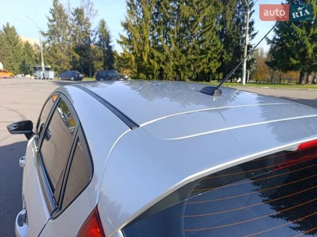 Серый Форд Фиеста, объемом двигателя 1.6 л и пробегом 141 тыс. км за 8400 $, фото 41 на Automoto.ua