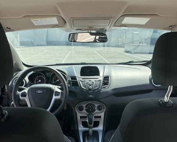 Серый Форд Фиеста, объемом двигателя 1.6 л и пробегом 82 тыс. км за 9100 $, фото 19 на Automoto.ua