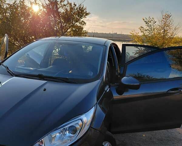 Сірий Форд Фієста, об'ємом двигуна 1.6 л та пробігом 211 тис. км за 7700 $, фото 6 на Automoto.ua