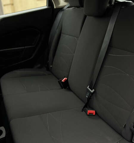 Сірий Форд Фієста, об'ємом двигуна 1.6 л та пробігом 158 тис. км за 8999 $, фото 9 на Automoto.ua