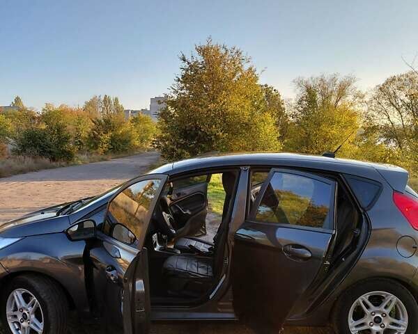 Сірий Форд Фієста, об'ємом двигуна 1.6 л та пробігом 211 тис. км за 7700 $, фото 5 на Automoto.ua