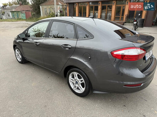 Серый Форд Фиеста, объемом двигателя 1.6 л и пробегом 57 тыс. км за 10800 $, фото 4 на Automoto.ua