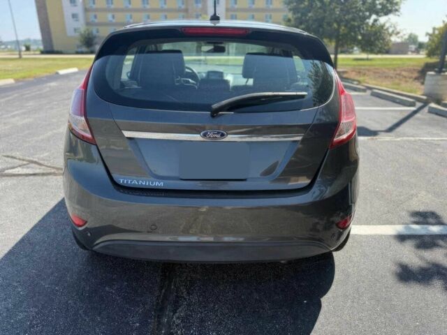 Серый Форд Фиеста, объемом двигателя 1.6 л и пробегом 43 тыс. км за 4400 $, фото 6 на Automoto.ua